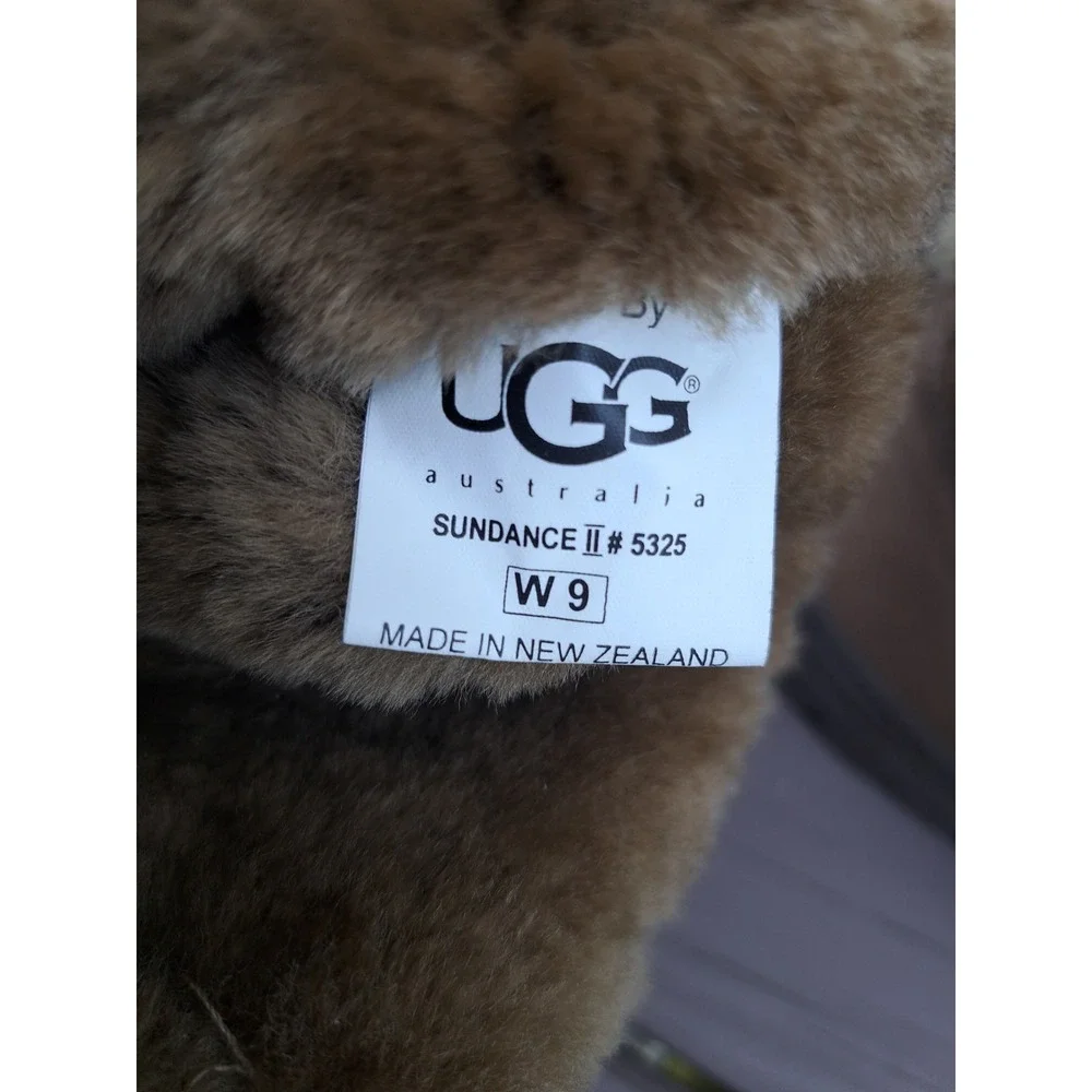 UGG Australia Women's Sundance II Revival Winter Chestnut Boots 9 W Sheepskin